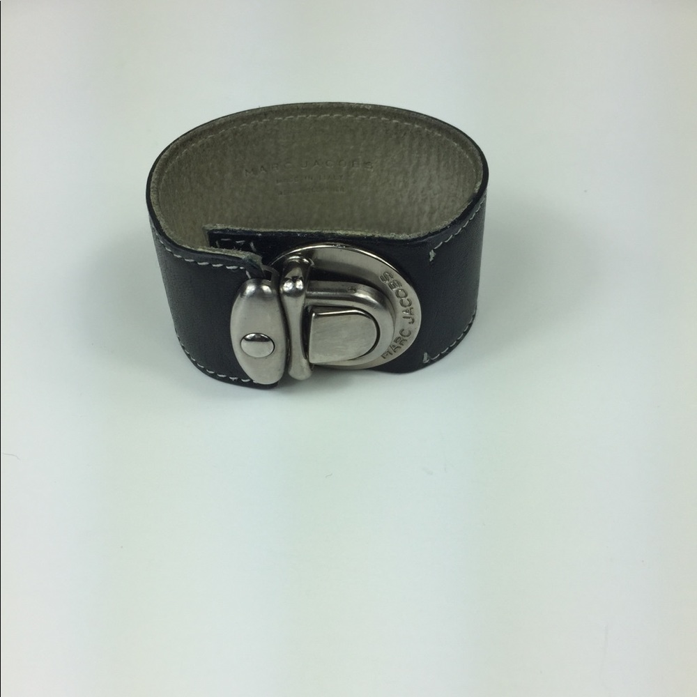 Marc Jacobs black leather push lock cuff bracelet